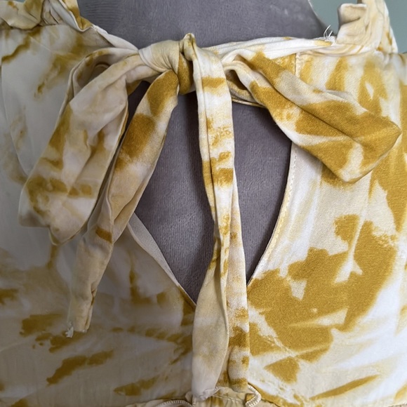 THML Dress - Picture 4 of 10